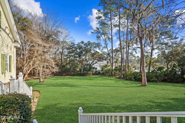 109 Five Oaks Circle, Beaufort, SC 29902