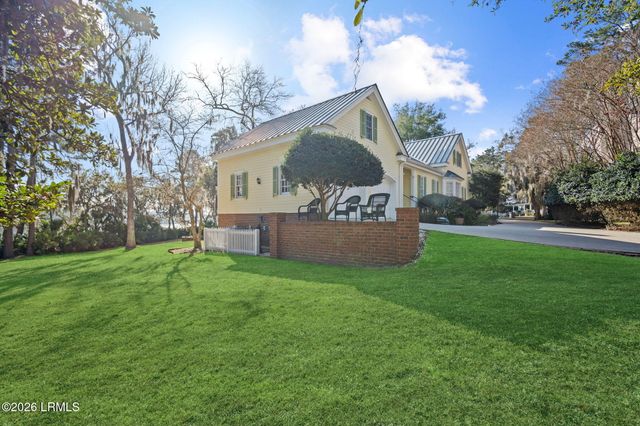 109 Five Oaks Circle, Beaufort, SC 29902