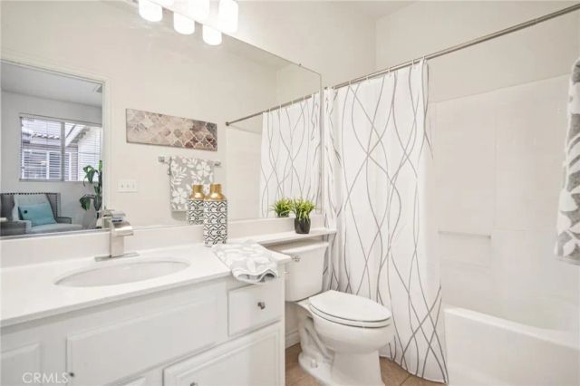 3406 E. Lochleven Ln. B, Orange, CA 92869