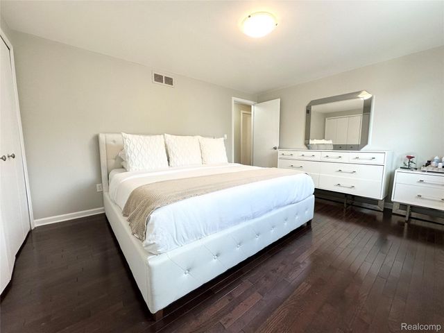 4581 Benjamin Drive, Sterling Heights, MI 48310