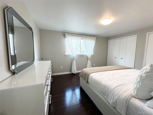 4581 Benjamin Drive, Sterling Heights, MI 48310