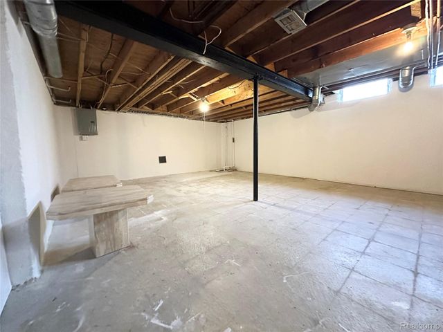 4581 Benjamin Drive, Sterling Heights, MI 48310