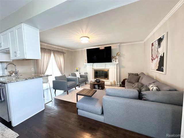 4581 Benjamin Drive, Sterling Heights, MI 48310