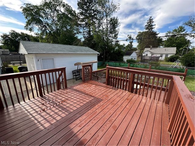 1061 Bell Avenue, Elyria, OH 44035