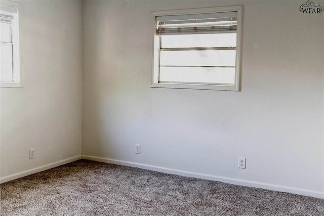 408 N Glenn Street, Henrietta, TX 76365