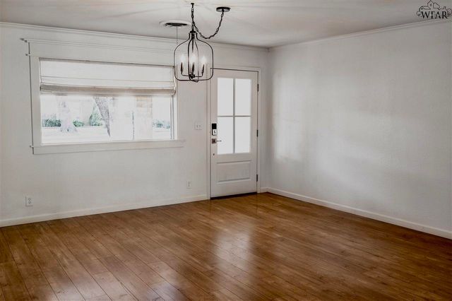 408 N Glenn Street, Henrietta, TX 76365