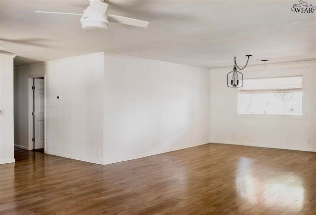 408 N Glenn Street, Henrietta, TX 76365