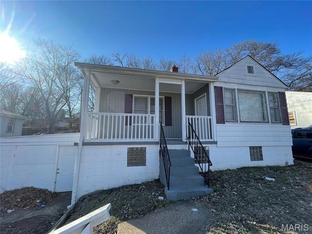 10035 Clairmont Drive, St Louis, MO 63136