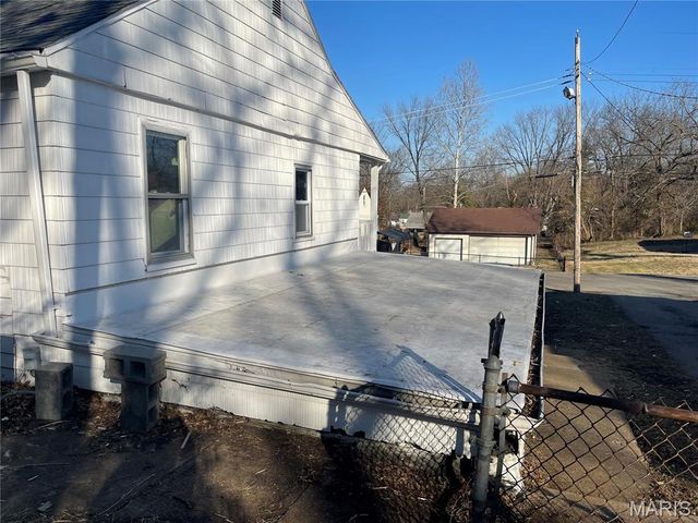 10035 Clairmont Drive, St Louis, MO 63136