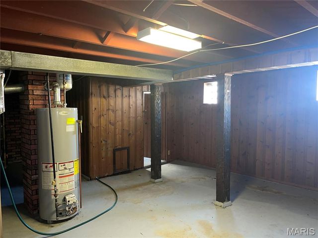 10035 Clairmont Drive, St Louis, MO 63136