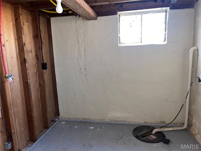 10035 Clairmont Drive, St Louis, MO 63136