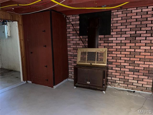 10035 Clairmont Drive, St Louis, MO 63136