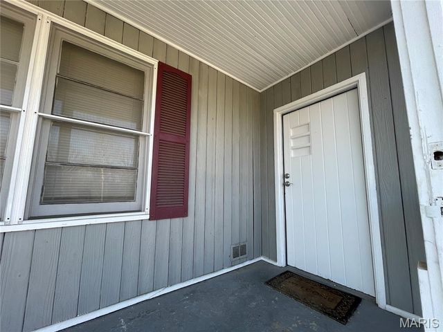 10035 Clairmont Drive, St Louis, MO 63136