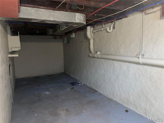 10035 Clairmont Drive, St Louis, MO 63136