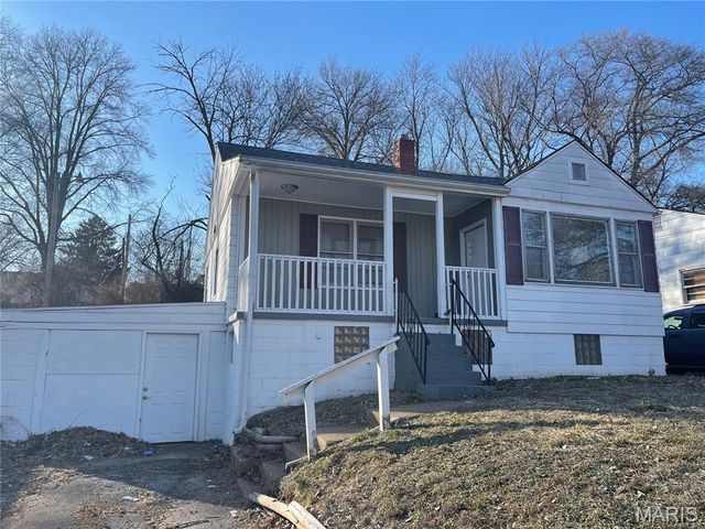 10035 Clairmont Drive, St Louis, MO 63136