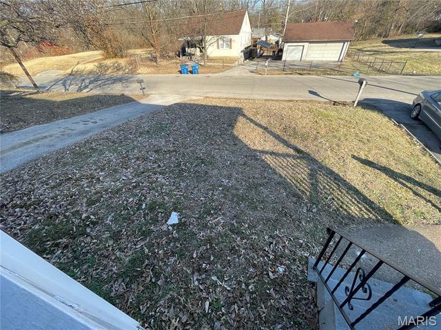 10035 Clairmont Drive, St Louis, MO 63136