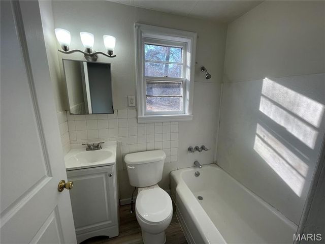 10035 Clairmont Drive, St Louis, MO 63136