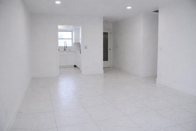 2531 W Barkley Drive W D, West Palm Beach, FL 33415