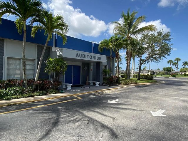 2531 W Barkley Drive W D, West Palm Beach, FL 33415