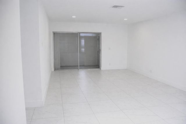 2531 W Barkley Drive W D, West Palm Beach, FL 33415