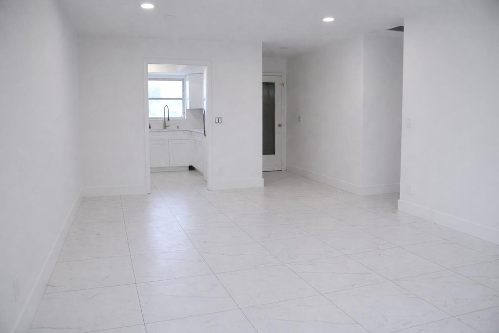 2531 W Barkley Drive W D, West Palm Beach, FL 33415