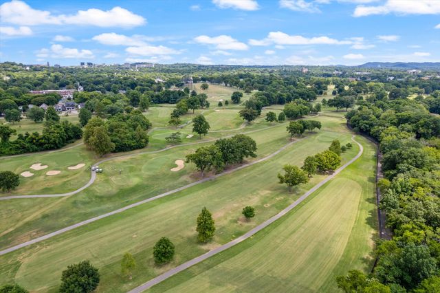5622 Meadowcrest Ln, Nashville, TN 37209