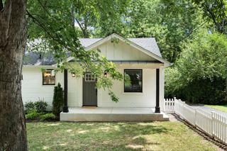 5622 Meadowcrest Ln, Nashville, TN 37209