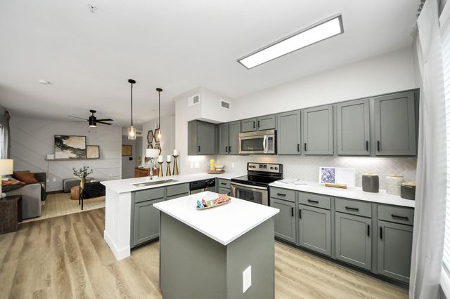 3003 Memorial Court 2443, Houston, TX 77007