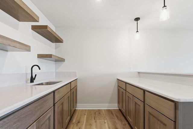 1323 Footbridge St, Goddard, KS 67052