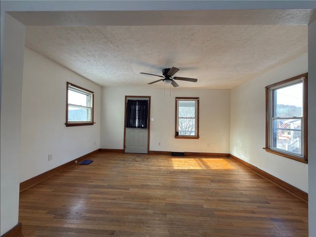 317 Mckinley St, W Kittanning Boro, PA 16201