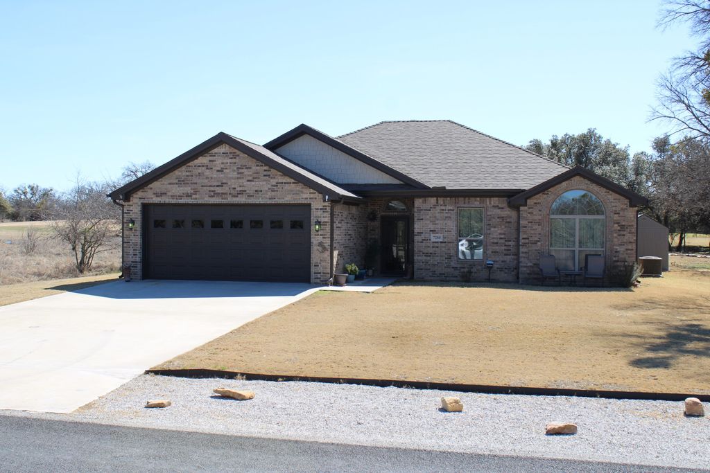 7280 Feather Bay Boulevard, Brownwood, TX 76801