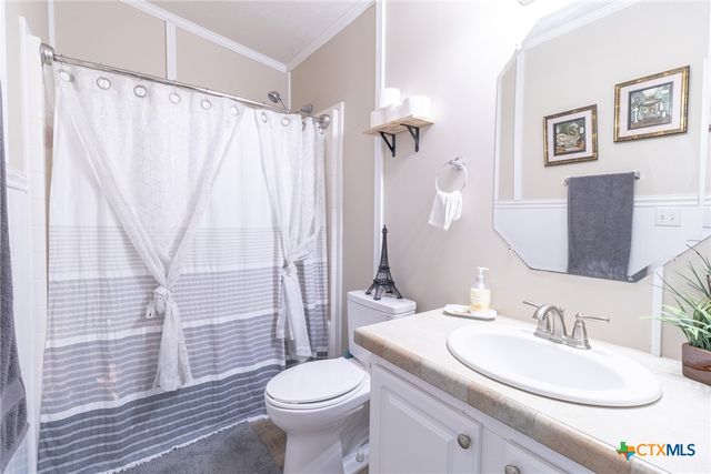 546 Texas Oak Dr, Cedar Creek, TX 78612