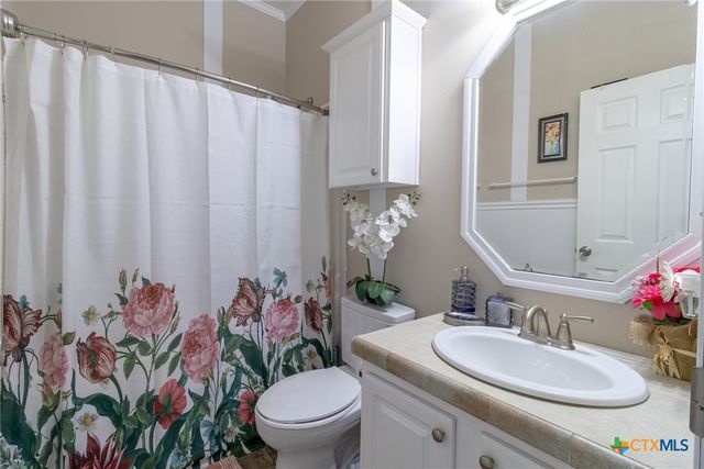 546 Texas Oak Dr, Cedar Creek, TX 78612