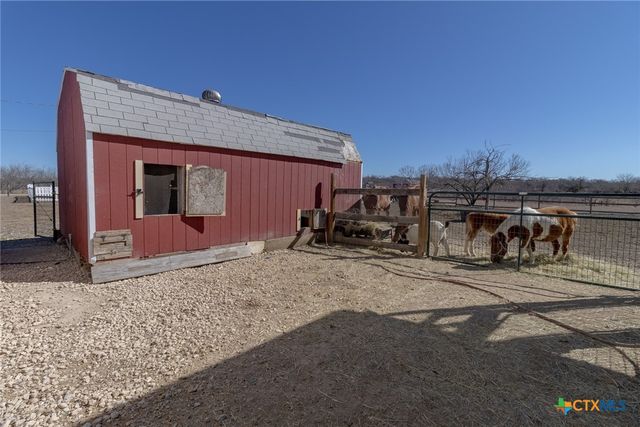 546 Texas Oak Dr, Cedar Creek, TX 78612