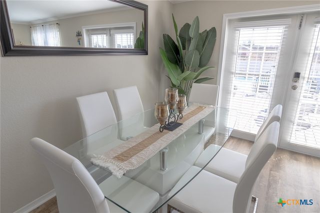 546 Texas Oak Dr, Cedar Creek, TX 78612