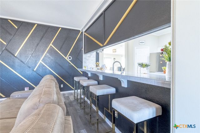 546 Texas Oak Dr, Cedar Creek, TX 78612