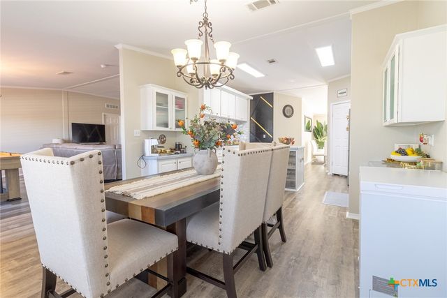 546 Texas Oak Dr, Cedar Creek, TX 78612