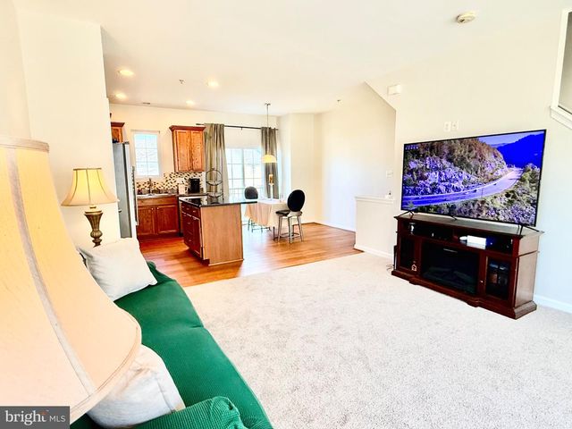 7697 TIMBERCROSS LN, Glen Burnie, MD 21060