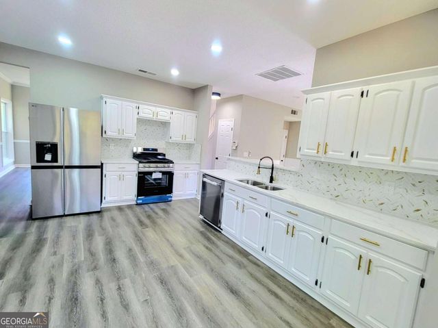 2081 Hunters Ridge Drive, Lawrenceville, GA 30044