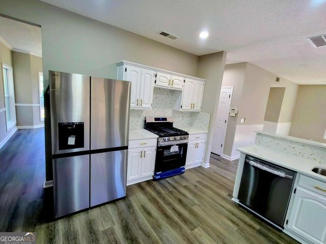 2081 Hunters Ridge Drive, Lawrenceville, GA 30044