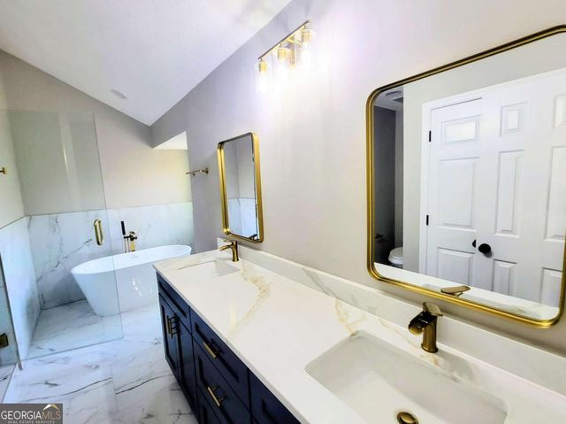 2081 Hunters Ridge Drive, Lawrenceville, GA 30044