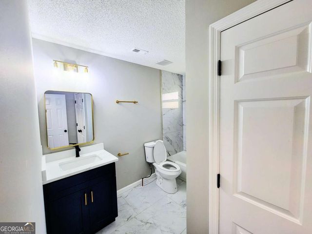 2081 Hunters Ridge Drive, Lawrenceville, GA 30044