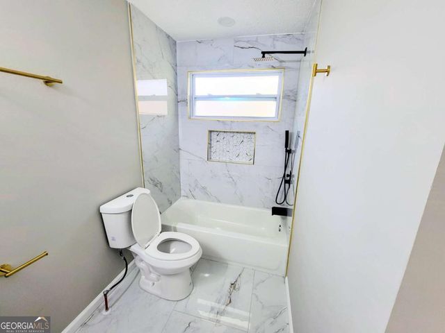 2081 Hunters Ridge Drive, Lawrenceville, GA 30044