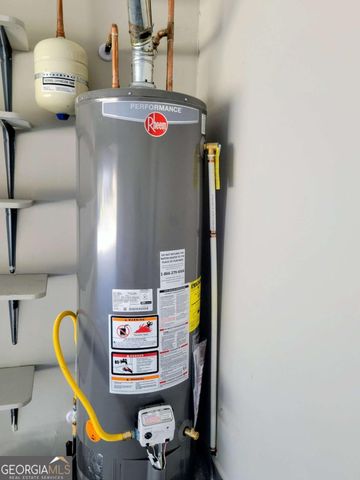 2081 Hunters Ridge Drive, Lawrenceville, GA 30044