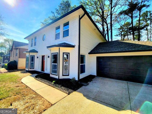 2081 Hunters Ridge Drive, Lawrenceville, GA 30044