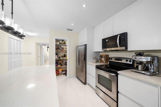 1330 NE 105th St 301, Miami Shores, FL 33138