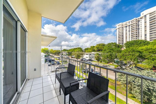 1330 NE 105th St 301, Miami Shores, FL 33138