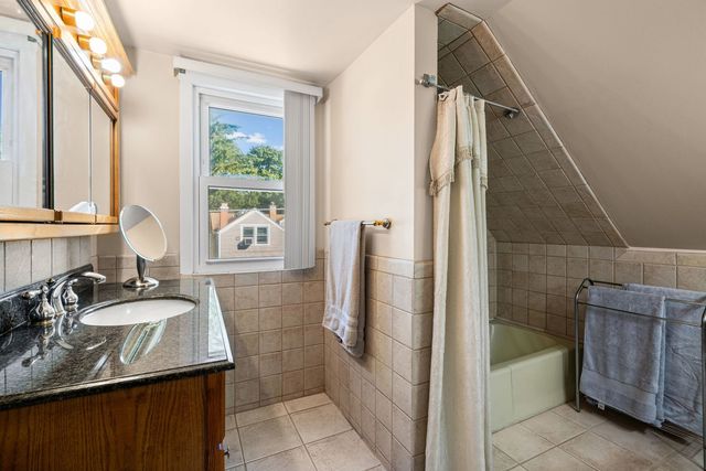9138 belleforte Avenue, Morton Grove, IL 60053