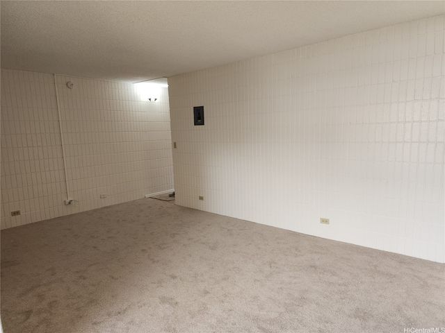 1524 Pensacola Street 210, Honolulu, HI 96822