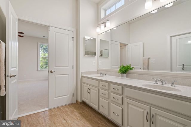 20851 SABER JET PL, Ashburn, VA 20147